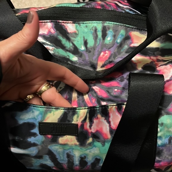 Victoria’s Secret black and tie-dye, duffel bag, shoulder strap and carry handle - Picture 7 of 10